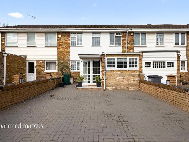 House for sale in Brunswick Park, Greater London