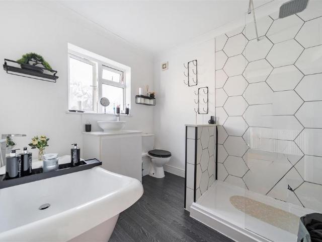 House for sale in Cwmbwrla, Nangreaves