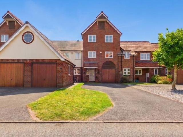 House for sale in Burton Waters, Ingleby