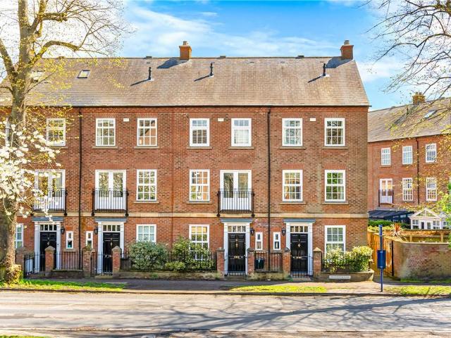 House for sale in High Field, York
