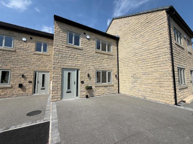 House for sale in Illingworth, West Yorkshire