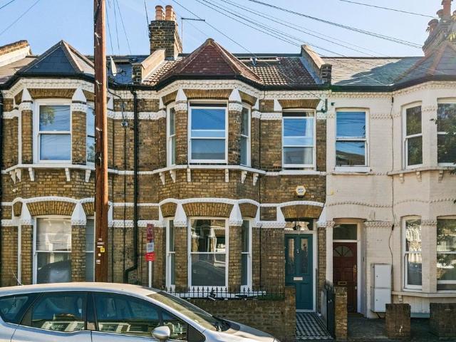 House for sale in Stockwell Park, Greater London