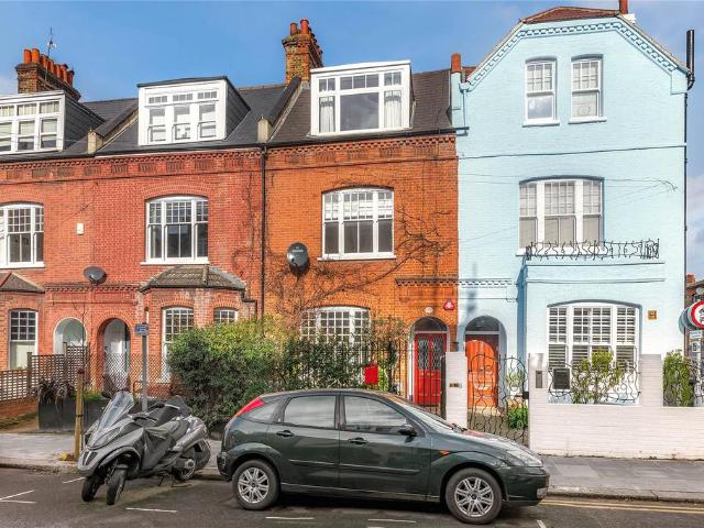 House for sale in Battersea, Greater London