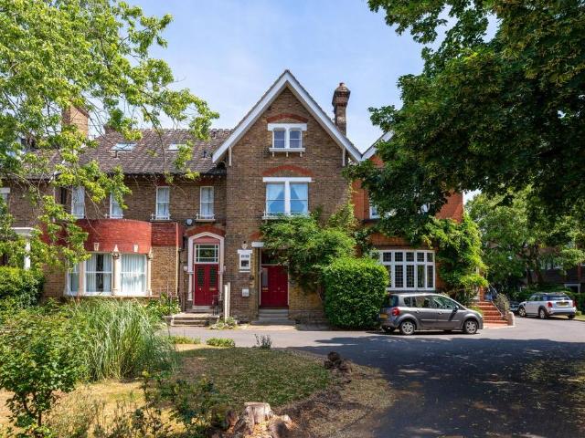 House for sale in Hampton Wick, Greater London