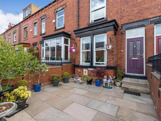 House for sale in Whitkirk, Austhorpe