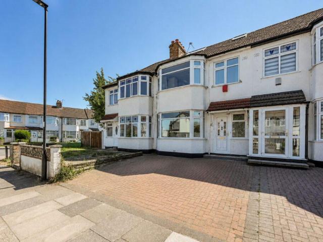 House for sale in Edmonton, Greater London