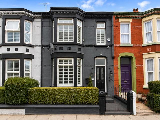 House for sale in Cabbage Hall, Calderstones