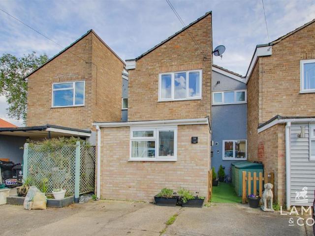 House for sale in Dale Hill, Essex