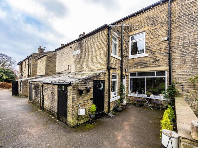 House for sale in Trimmingham, Calderdale