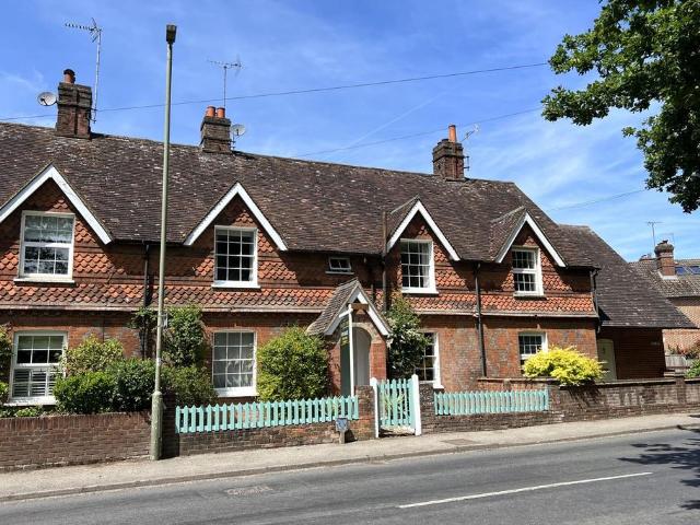 House for sale in Fole, Surrey