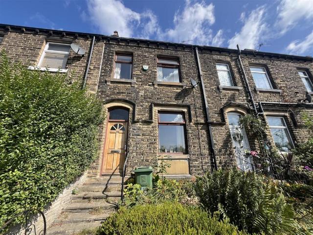 House for sale in Paddock, Milnsbridge