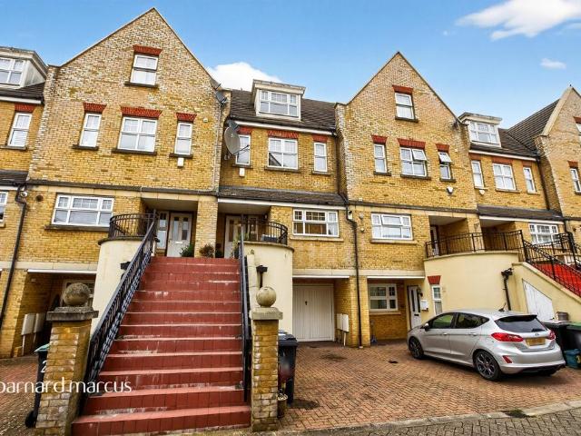 House for sale in Muswell Hill, Greater London