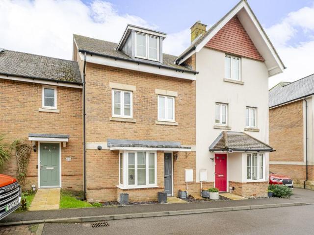 House for sale in Ashdown Place, Wealden