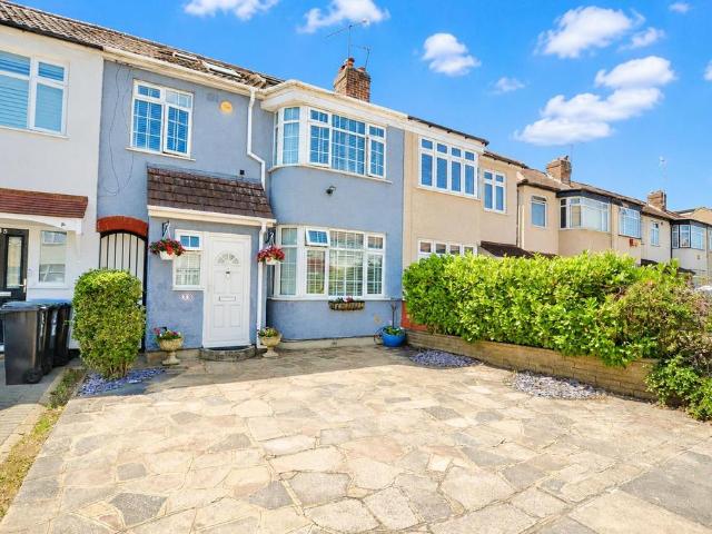 House for sale in Carterhatch, Greater London