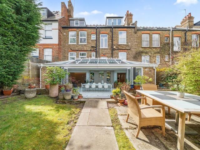 House for sale in Muswell Hill, Greater London