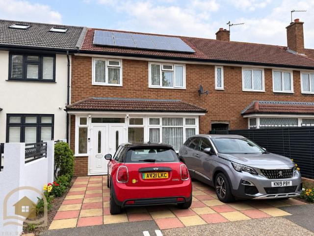 House for sale in London Borough of Hounslow, Greater London