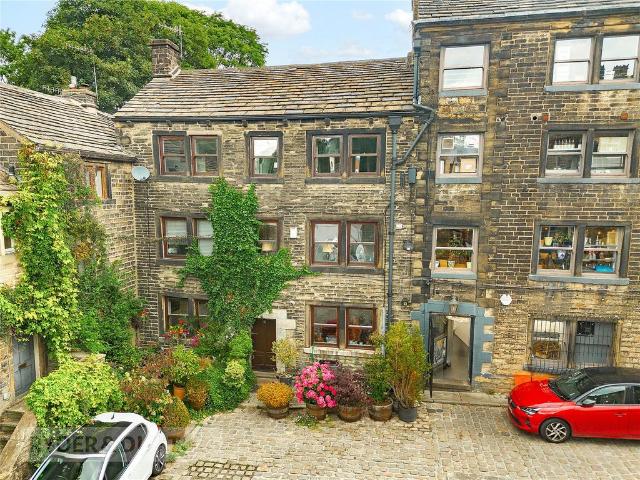 House for sale in Saddleworth, Pendock