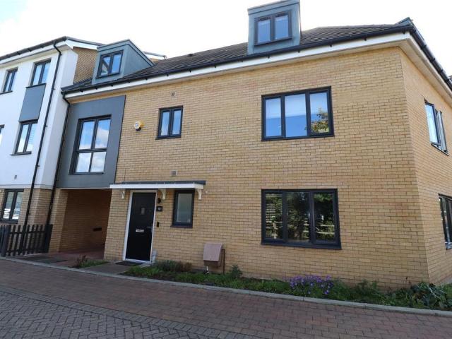 House for sale in Worcester Park Estate, Monks Orchard