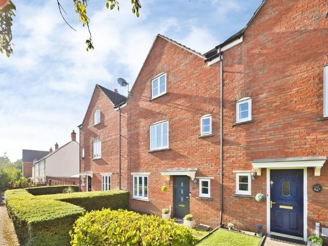 House for sale in Brympton