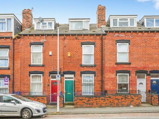 House for sale in Hyde Park, West Yorkshire