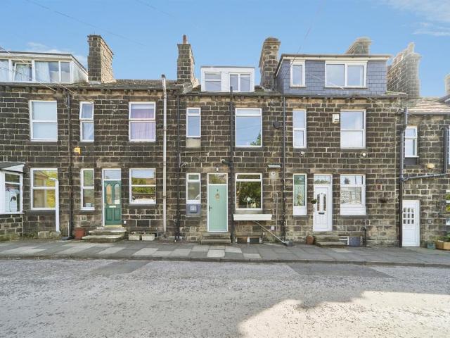 House for sale in Rufford Park, Yeadon