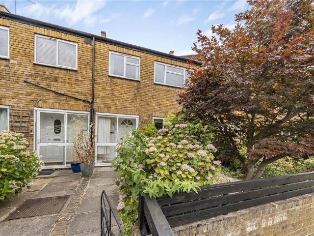 House for sale in Wandsworth, East Hill