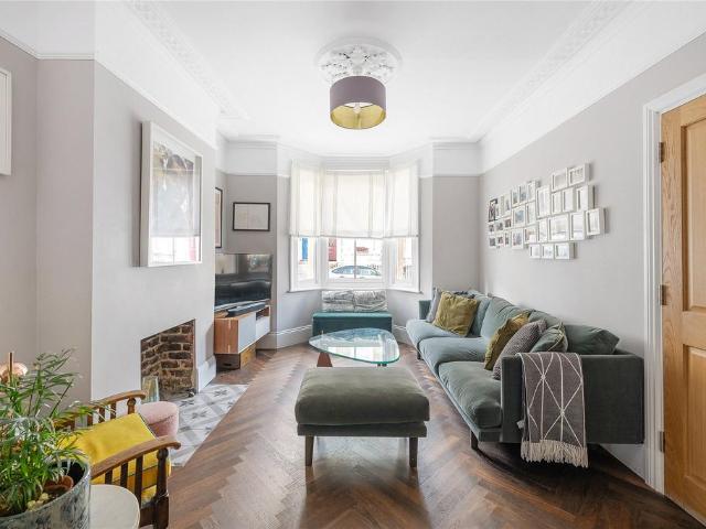 House for sale in Herne Hill, Greater London