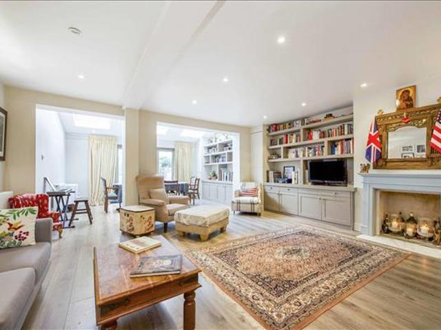 House for sale in Roehampton, Greater London