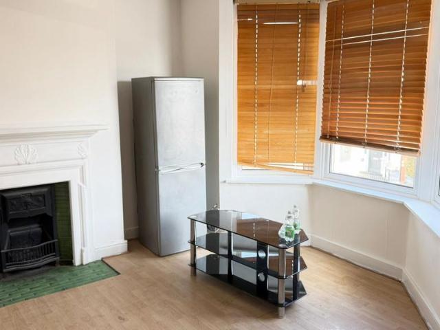 House for sale in Furzedown, Greater London