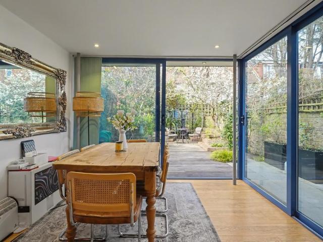 House for sale in Harlesden, Greater London