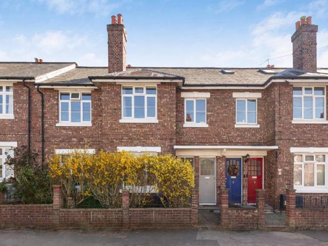 House for sale in Earlsfield, Greater London