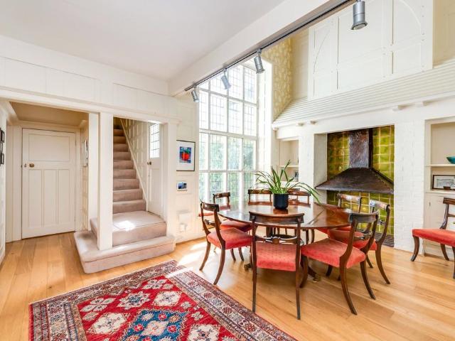 House for sale in Golders Green, Greater London