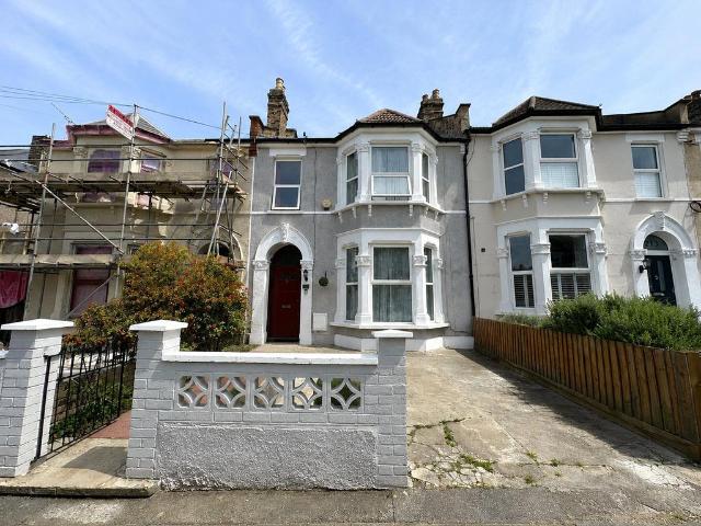 House for sale in London Borough of Lewisham, Greater London
