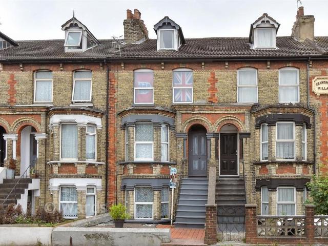 House for sale in Buckland, Ash