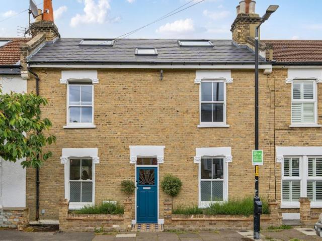 House for sale in East Dulwich, Greater London