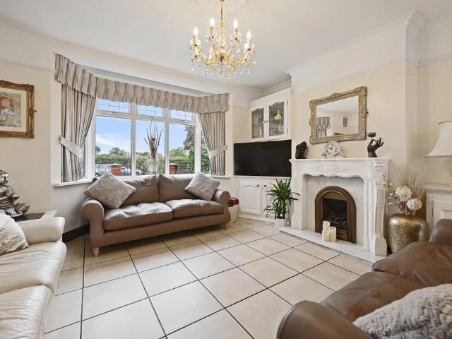 House for sale in London Borough of Ealing, Park Royal