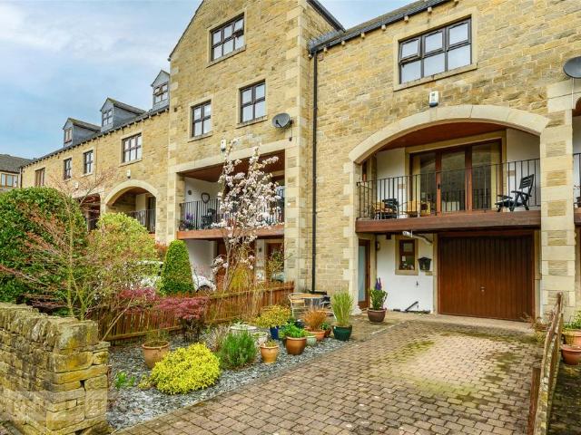 House for sale in Holme Valley, Upperthong