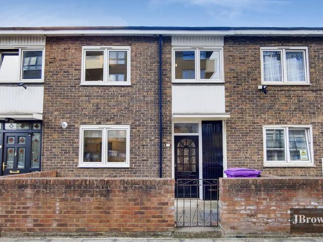 House for sale in Poplar Grove, Greater London