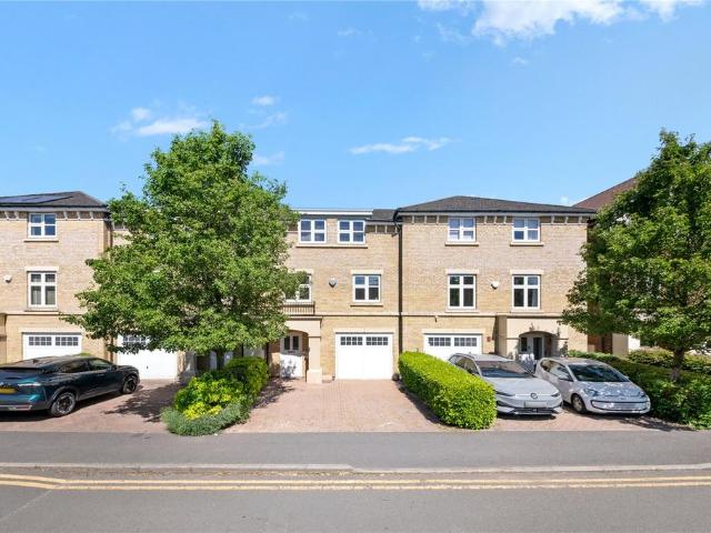House for sale in Ickenham, Greater London