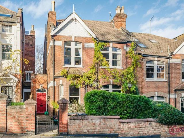 House for sale in Crouch End, Greater London