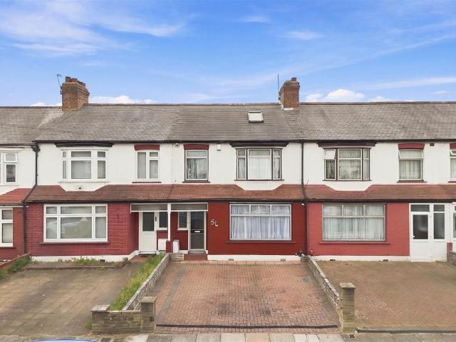 House for sale in Ponders End, Greater London