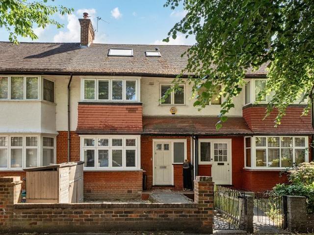 House for sale in London Borough of Hounslow, Greater London