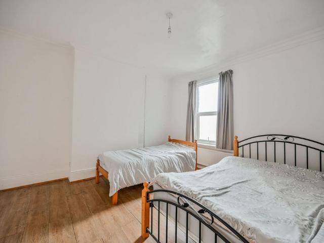 House for sale in Hornsey Park, Greater London