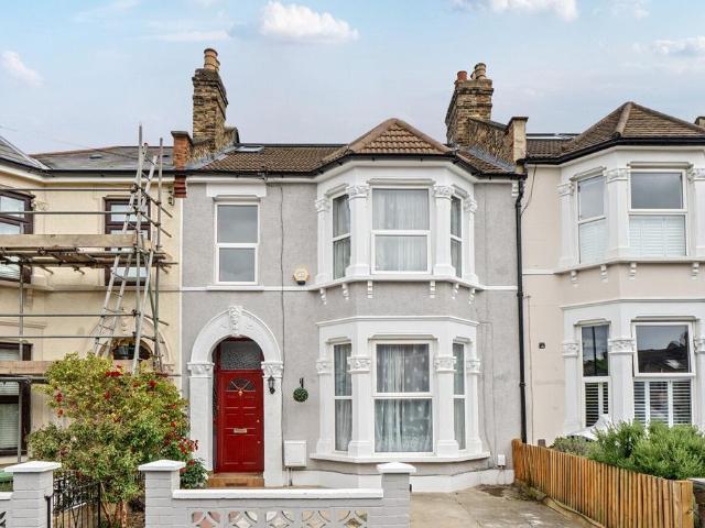 House for sale in London Borough of Lewisham, Greater London