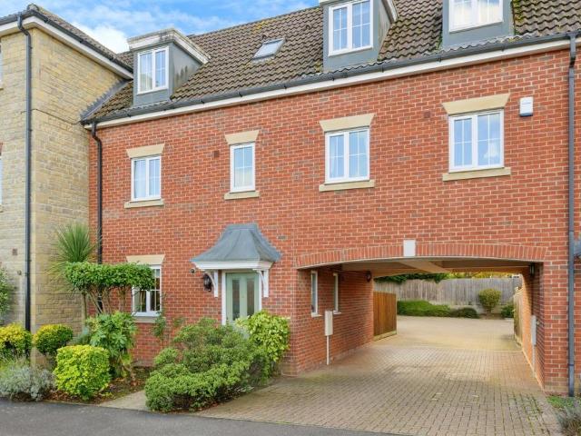 House for sale in Oundle