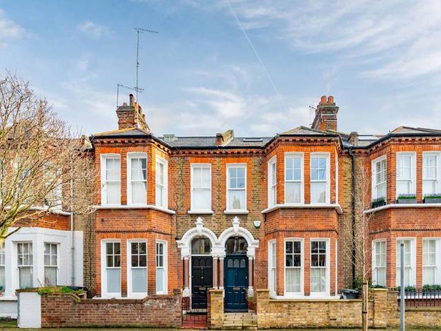 House for sale in Battersea, Greater London