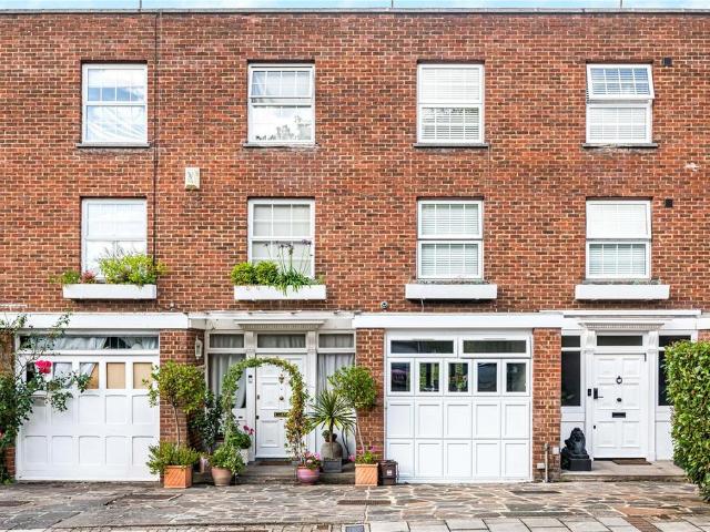 House for sale in London Borough of Barnet, Greater London