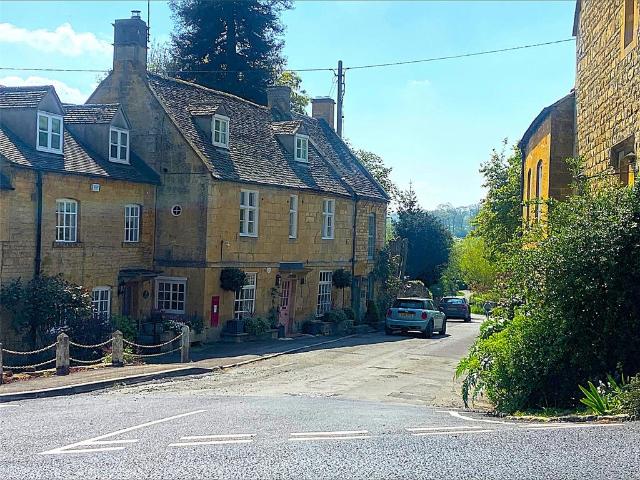 House for sale in Fossebridge, Gloucestershire