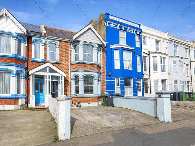 House for sale in Broomgrove, Guestling Green