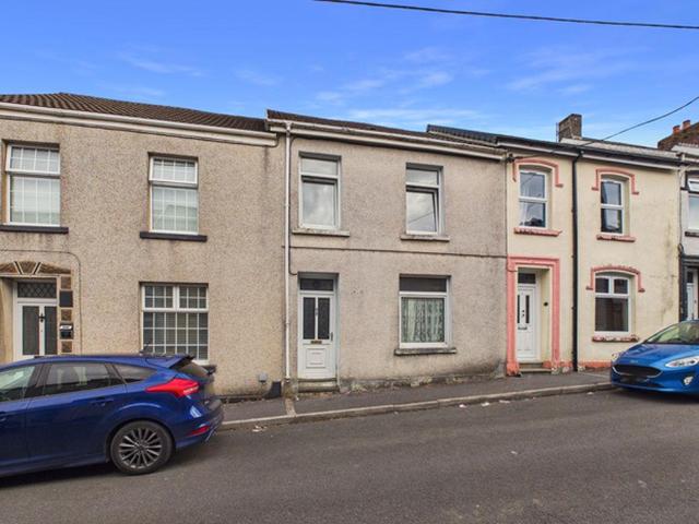 House for sale in Llannon, Tumble